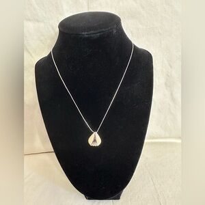 Beautiful Sarah Coventry necklace it is marked see pic.